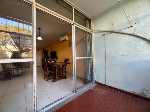 Venta departamento 4 ambientes con balcón Claypole