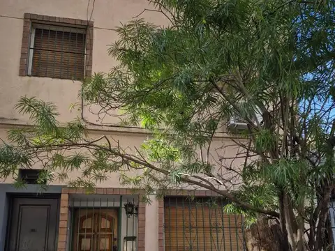 Depto Tipo Casa en Venta en Ramos Mejía, USD 105.000