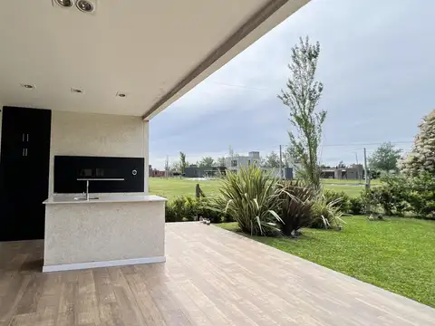 CASA EN VENTA PINARES DEL SUR
