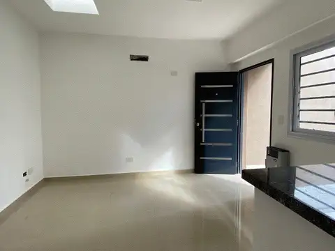 Depto Tipo Casa en Alquiler de 2 ambientes