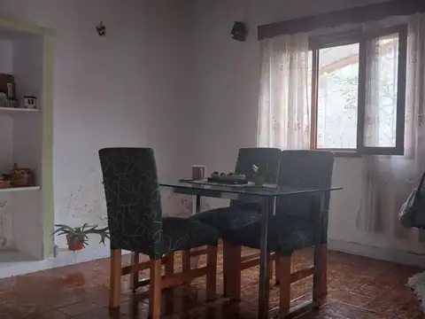 Casa 3 ambientes con 1 baño