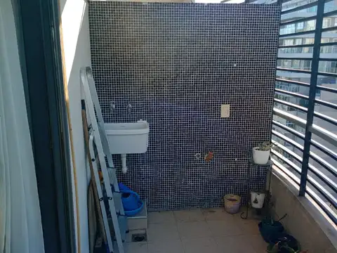 MONOAMBIENTE GRANDE – DOBLE ALTURA – APTO ENTREPISO