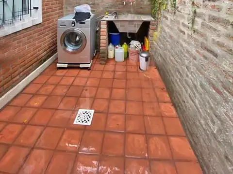 CASA EN PH - 3 AMBIENTES CON PATIO Y COCHERA - MERLO