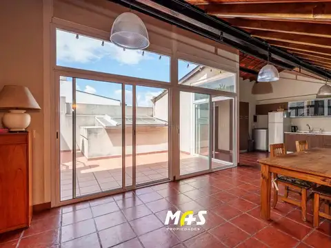 Casa en venta en Villa del Parque -  3 dormitorios - playroom gge- quincho -  EXC!