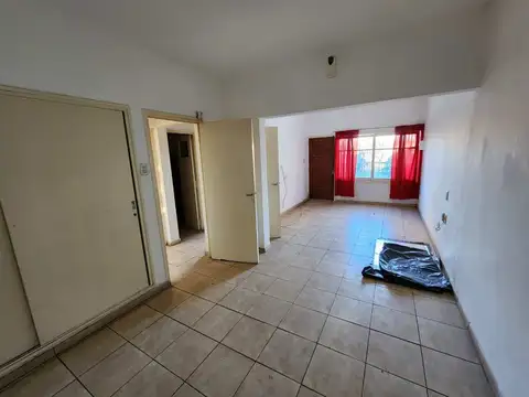 Venta de casa en Godoy cruz- 6 ambientes