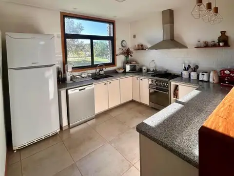 Casa en venta con pileta de natación en Manzanares - Pilar