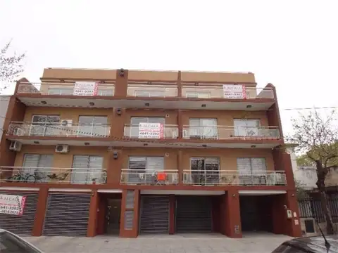 VENTA COCHERAS EN VERSALLES.