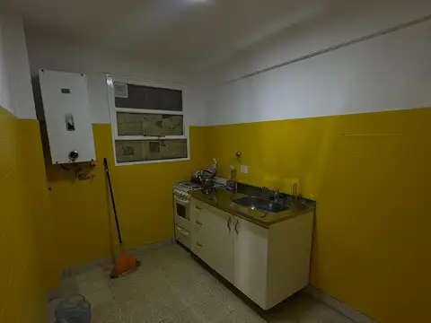 Departamento en Alquiler en Monte Castro, $ 800.000