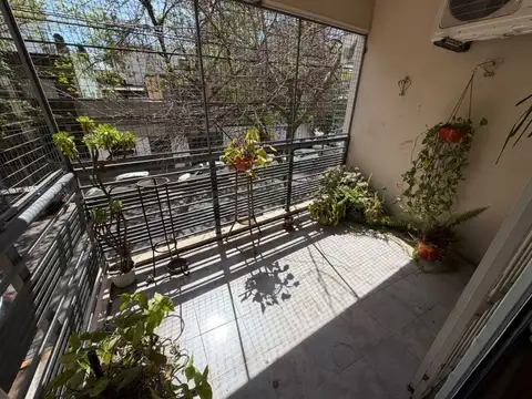 Doctor Juan Felipe Aranguren 300, Piso 1