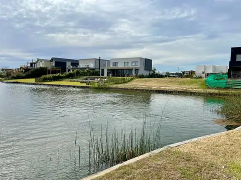 Terreno en Venta en Puertos - Barrio Marinas, USD 199.000