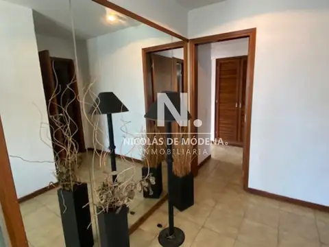 Apto 3 dormitorios  3 baños en Peninsula cuenta el edificio con servicio de Playa