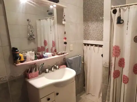 Alquilo Casa en El Palomar 4 Ambientes 2 Baños Cochera F: 10535