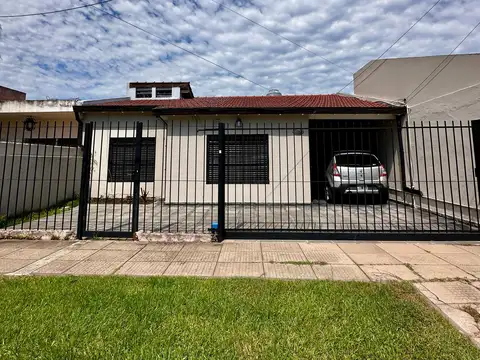 Casa en Venta en Castelar, USD 145.000
