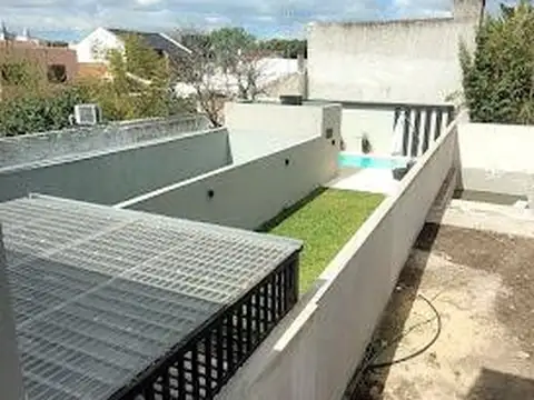 Depto Tipo Casa en Venta en Carapachay, USD 180.000