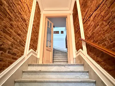 Depto Tipo Casa en Venta de 6 ambientes