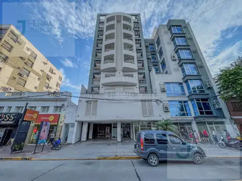 Amplio Departamento de 3 dormitorios en Venta Centro