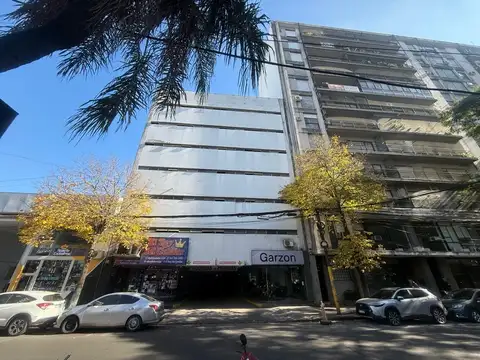 VENTA/ PERMUTA. COCHERA. Centro Rosario.