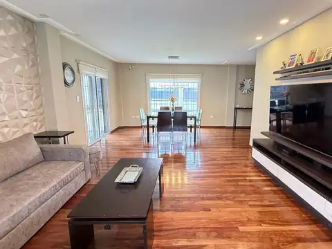 Casa en Venta en Yerba Buena, USD 438.000