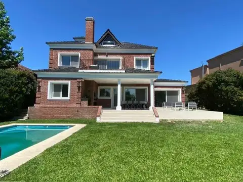 Casa en Alquiler de 5 dormitorios