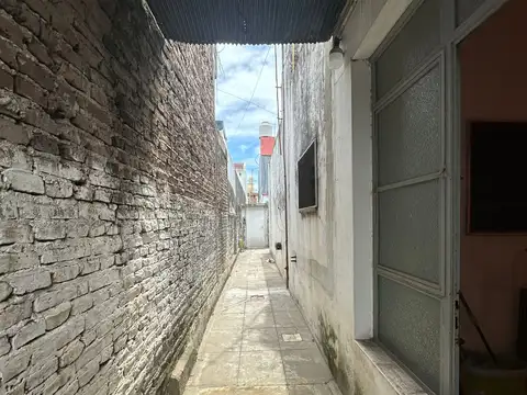 Domingo French 700, Piso pb