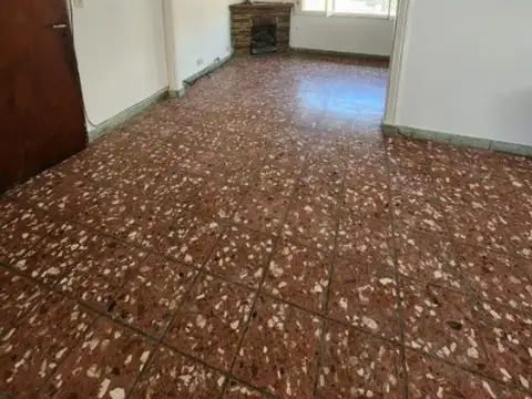 Casa en Alquiler con 1 cochera