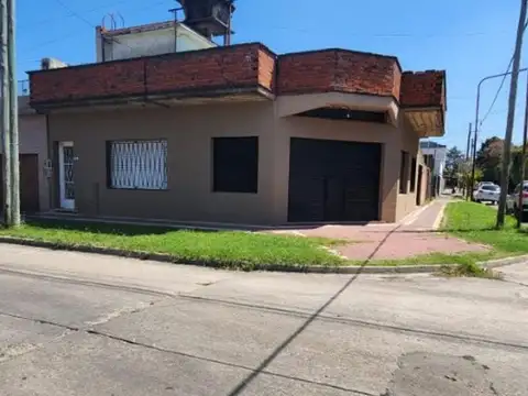 CASA CON LOCAL EN ALQUILER JUJUY 2805 QUILMES ESQ J.B.JUSTO