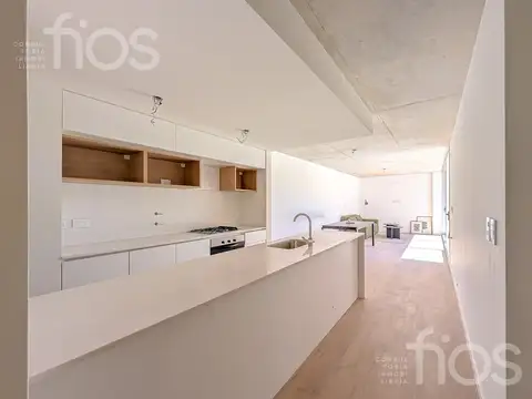 VENTA PISO EXCLUSIVO DE CINCO DORMITORIOS CON TERRAZA PRIVADA Y COCHERA EN ZONA CENTRO