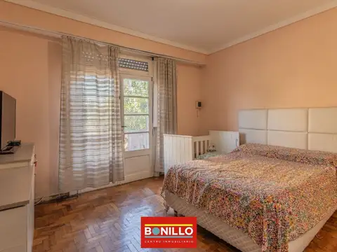 Casa 7 ambientes con 4 baños