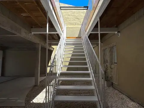 Depto Tipo Casa en Venta con 2 cocheras