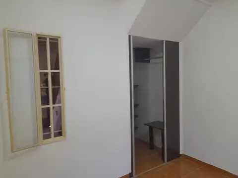 Depto Tipo Casa 2 ambientes con 1 baño