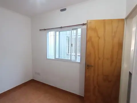 Depto Tipo Casa en Alquiler con 1 cocheras