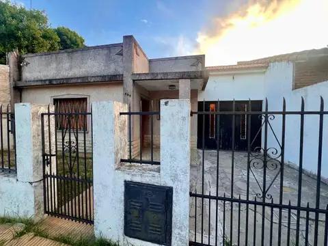 VENTA  CASA EN EZEIZA 3 AMB APTA CREDITO