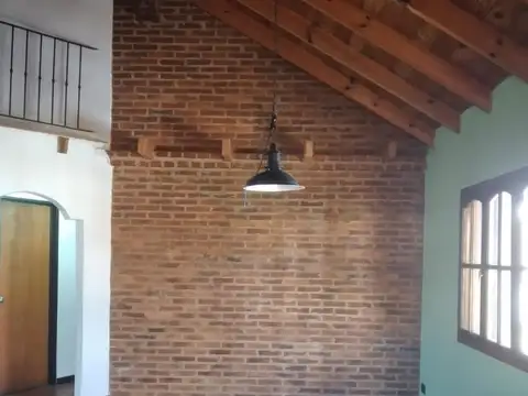Depto Tipo Casa en Alquiler de 4 ambientes