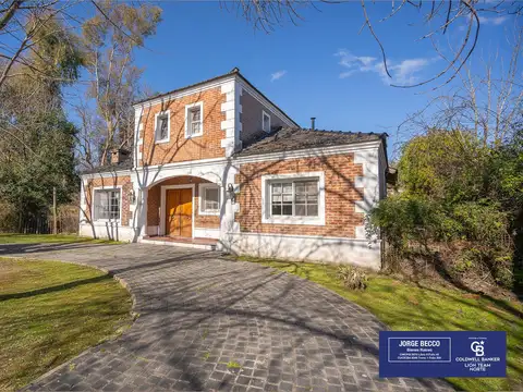 Venta casa La Arboleda 3 ambientes con pileta