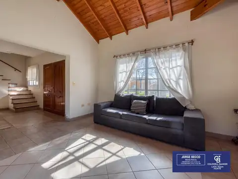 Casa 3 ambientes con 2 baños