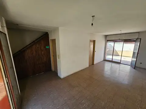 VENTA Casa 4 AMBIENTES HURLINGHAM ACEPTA PERMUTA