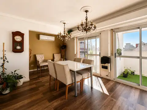 VENTA - Piso exclusivo de 2 dormitorios con balcón aterrazado en Barrio Martin, Rosario.