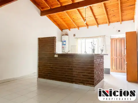 Chalet y Departamento: La Argentina N° 455 - Mar de Ajo - C987