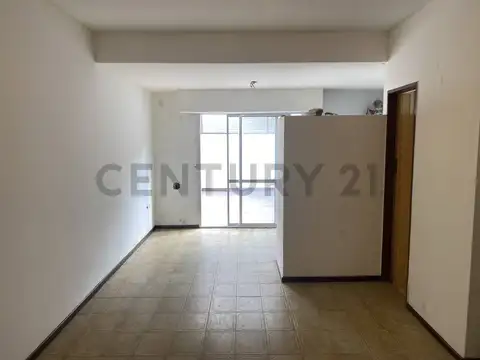 VENTA DIAG 74 Y 28. DUPLEX 2 DORMITORIOS Y PATIO