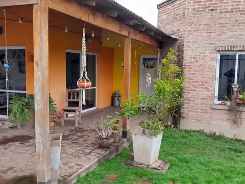 Casa en Venta con 4 cocheras