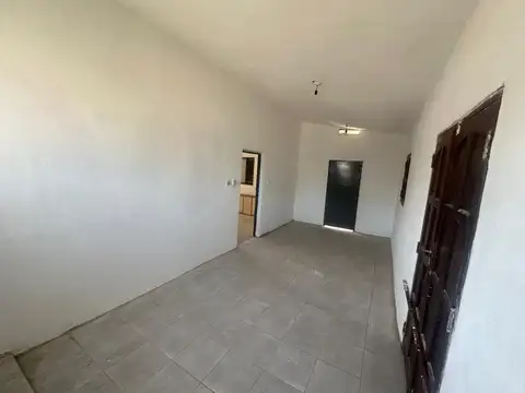 Casa 4 ambientes con 1 baño