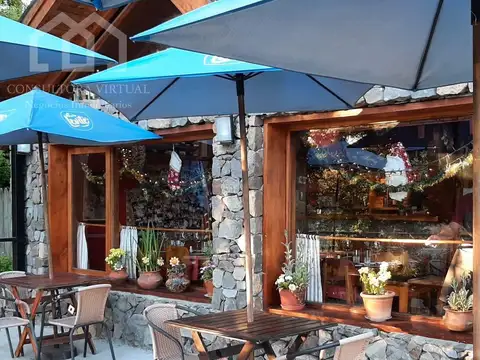 Venta Local Gastronómico y 2 Viviendas