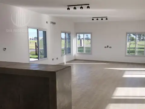 Casa en Alquiler de 3 dormitorios