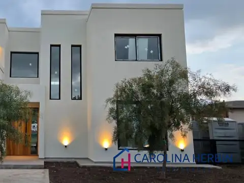 Casa en venta barrio cerrado Village Joven , Bella Vista