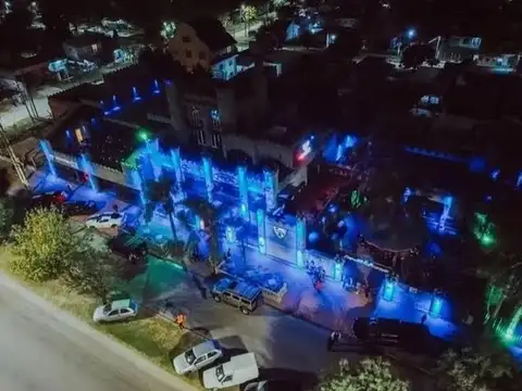 ESPECTACULAR DISCOTECA EN AV. YRIGOYEN AL 16600 CON MAS DE 20 AÑOS EN EL RUBRO