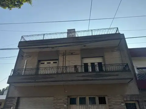 Depto Tipo Casa en Venta de 5 ambientes