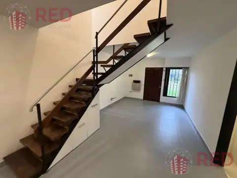 Depto Tipo Casa en Alquiler de 2 dormitorios