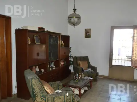 VENTA DE CASA 3 AMBIENTES EN LOMAS DEL MIRADOR