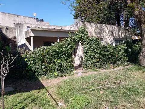 ÚNICA ESQUINA FRENTE A PLAZA EN BOSQUES CENTRO – U$S 45.000