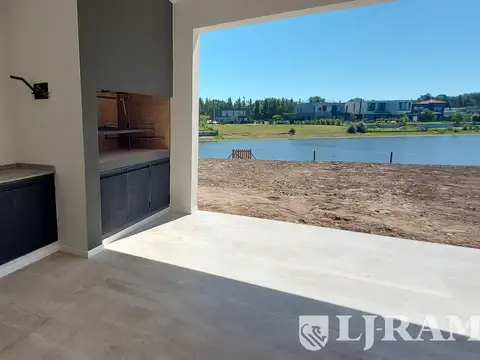 Casa en Alquiler 1 año